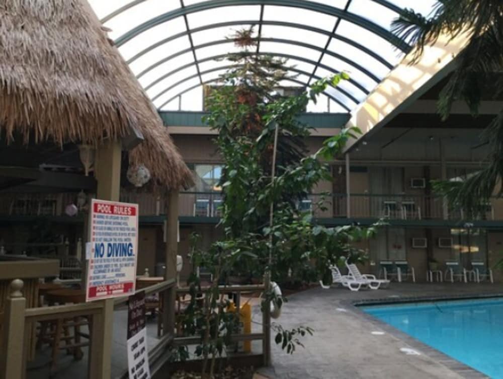 FairBridge Inn & Suites Poconos 27/29
