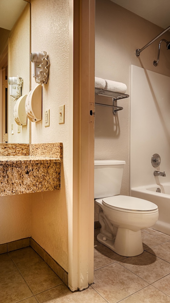 Best Western Sawmill Inn 15/31