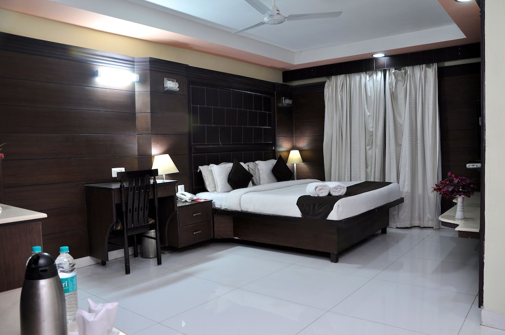 SUN HOTEL AGRA 20/50