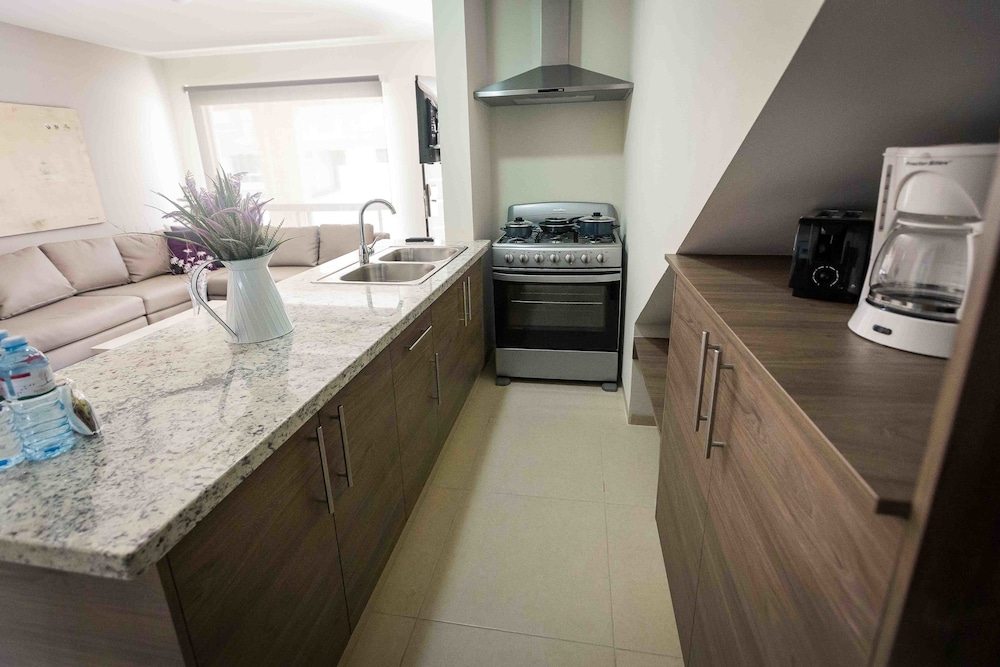REDWODD VILLAS 44/44