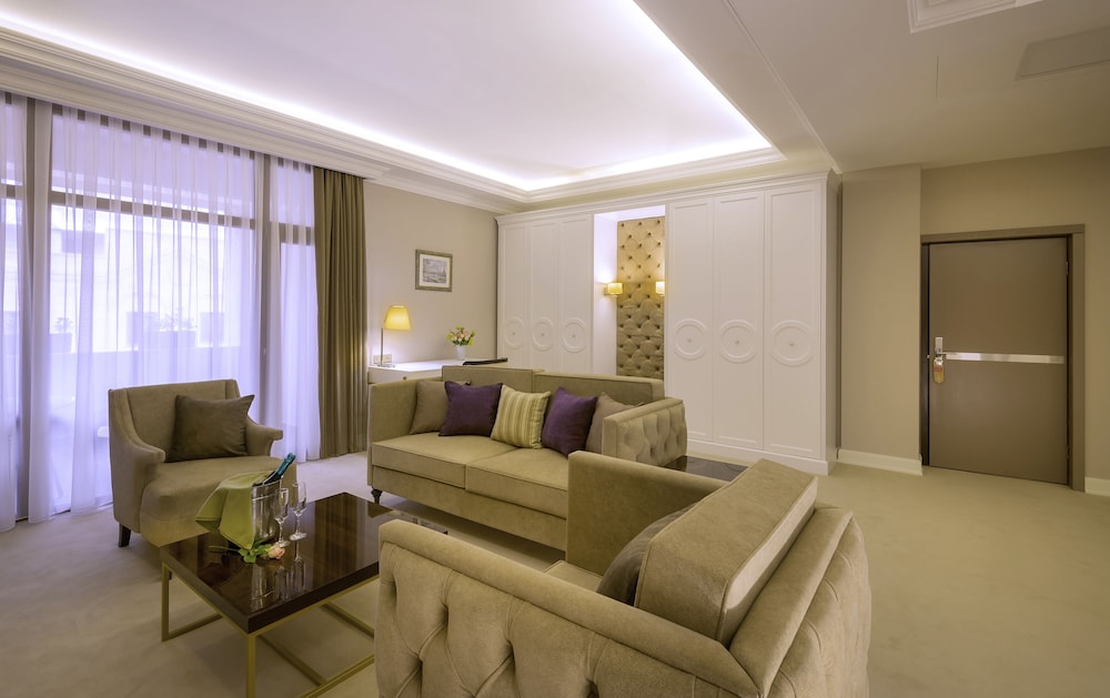 Paris Hotel Yerevan 32/42