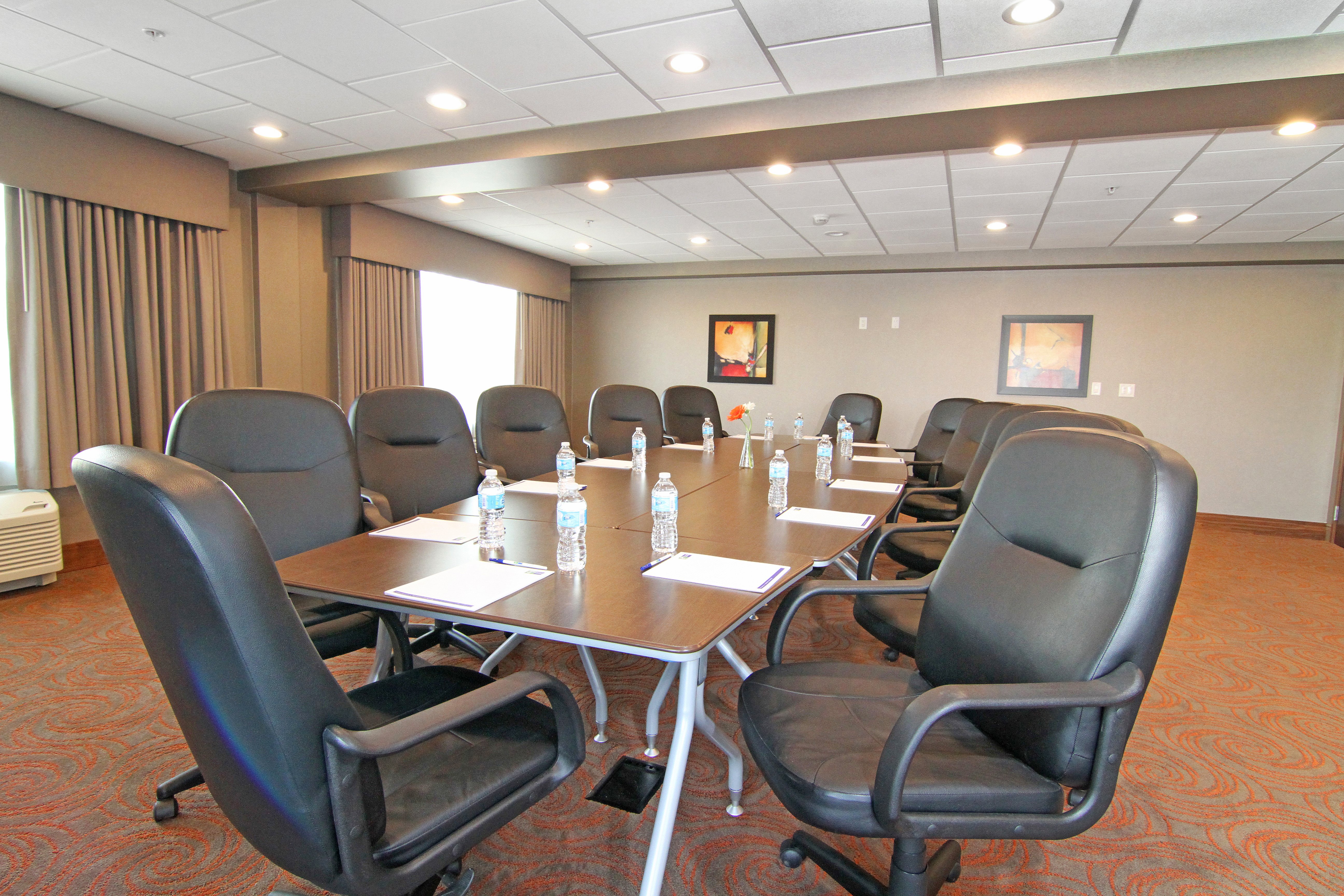Holiday Inn Express And Suites Calgary Nw University Area 50/73