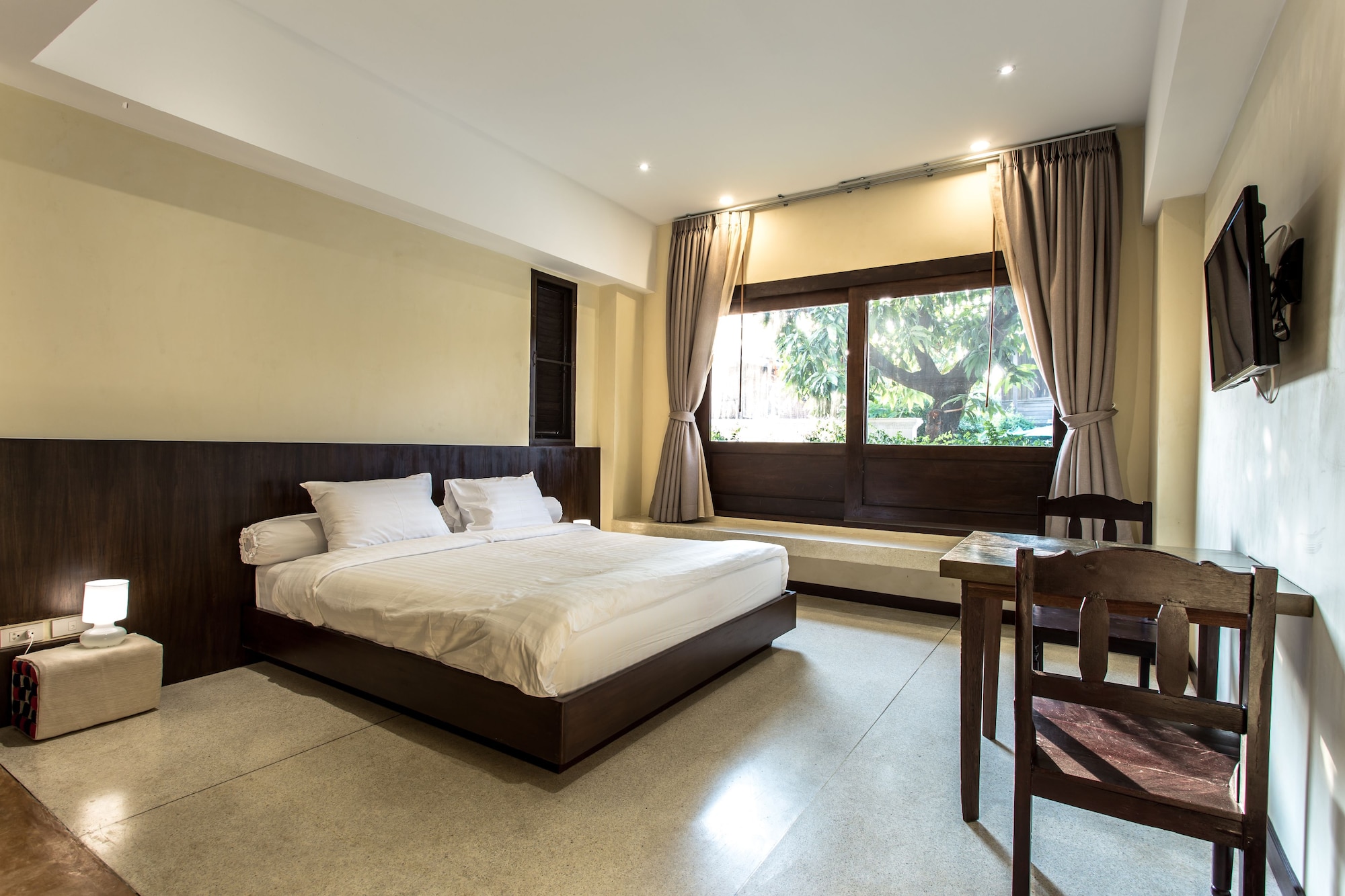 SUPERIOR, DOUBLE BED