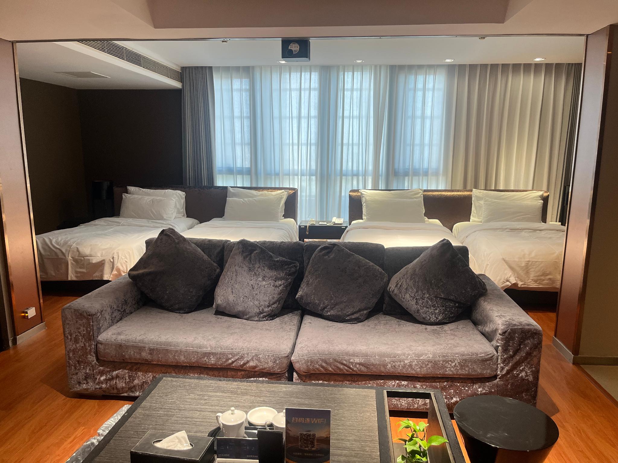 Room, Quadruple, No Window