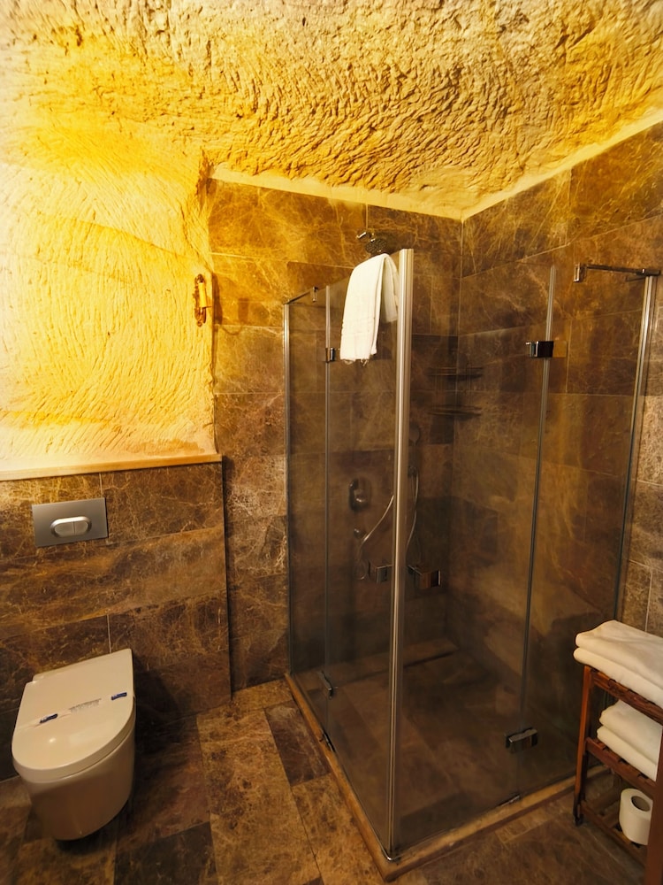 Acropolis Cave Suites 47/50