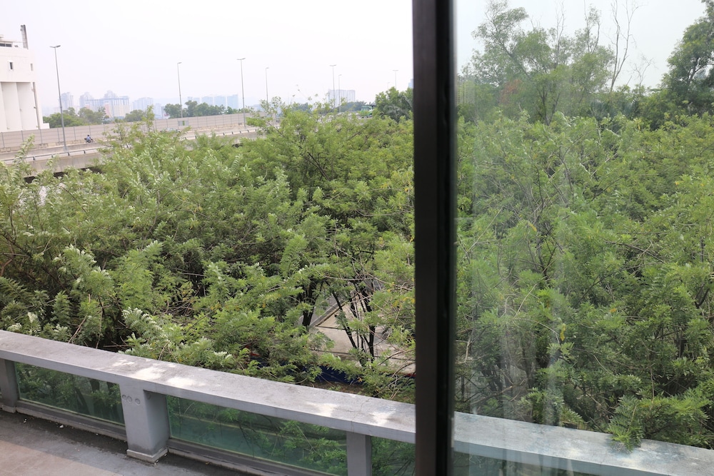 Subang Valley Hotel 54/59