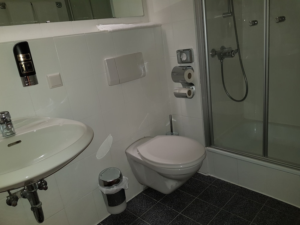 Confour Hotel 46/50