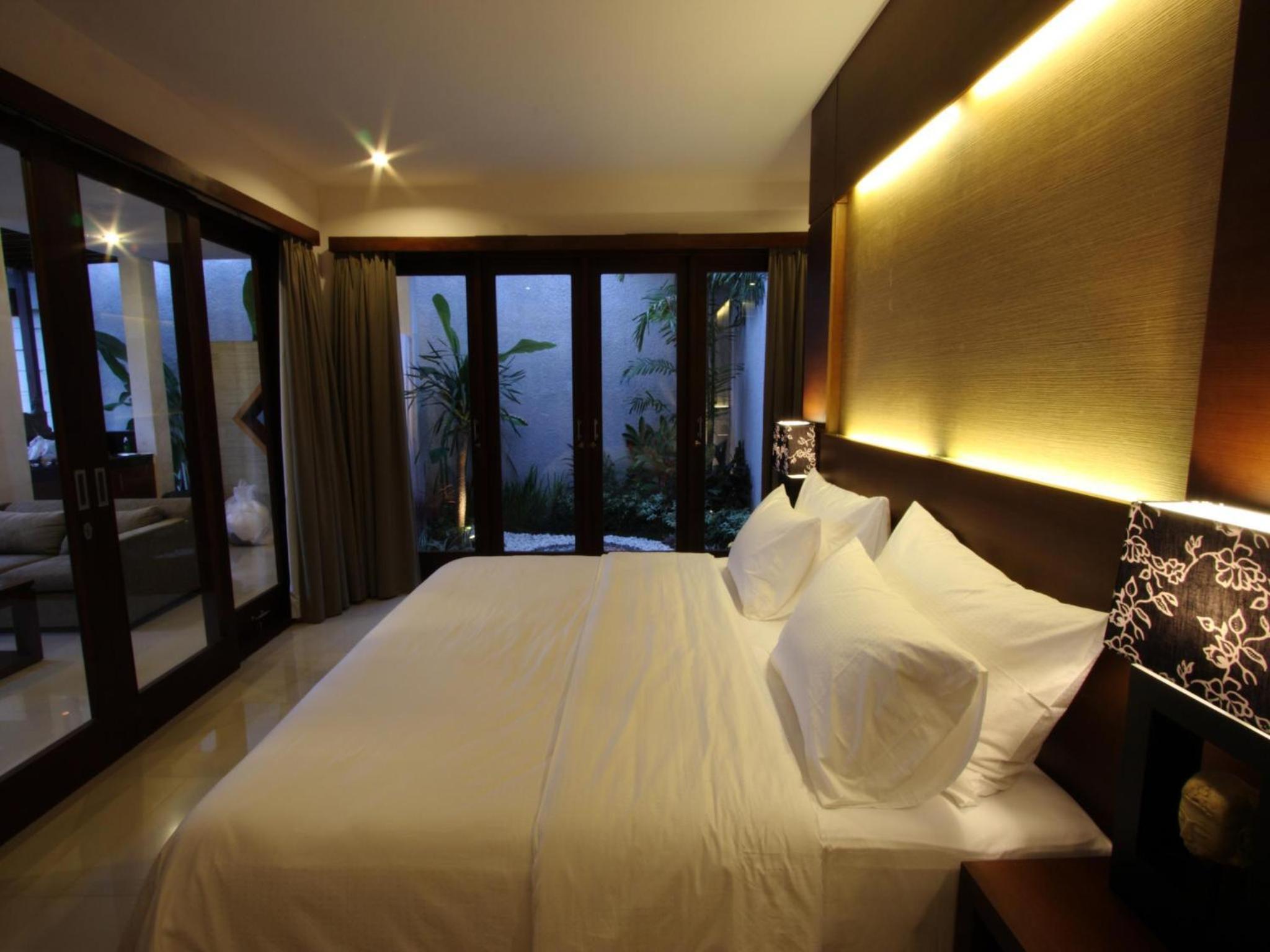 2 Bedrooms, Pool, Villa