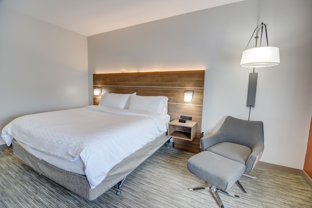 Holiday Inn Express Hotel And Suites Foley 27/75