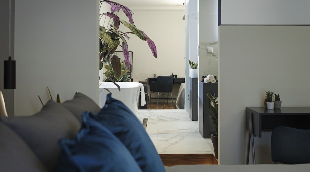 The Gem Society Boutique Hotel & Spa 46/58