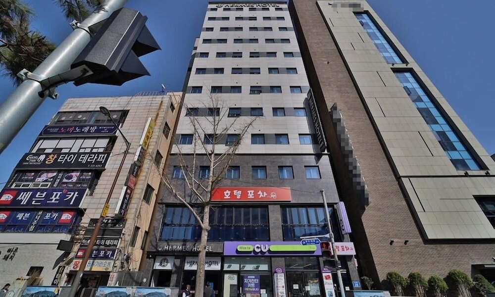 Hermes Hotel 2/56