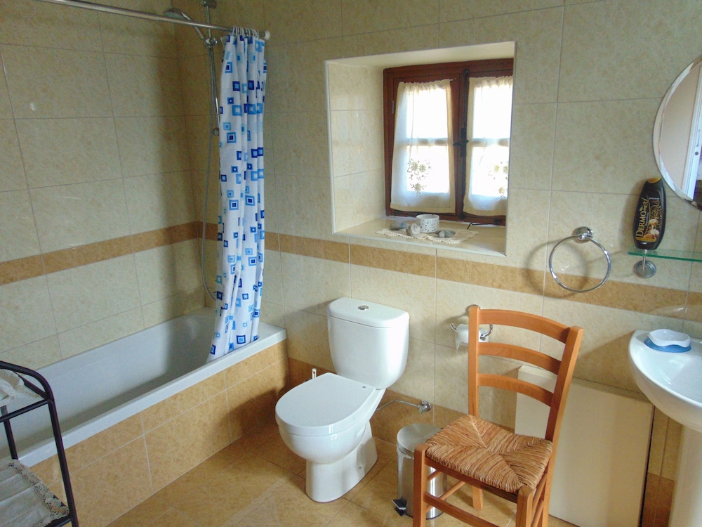 Charalambos Holiday Cottage 47/50