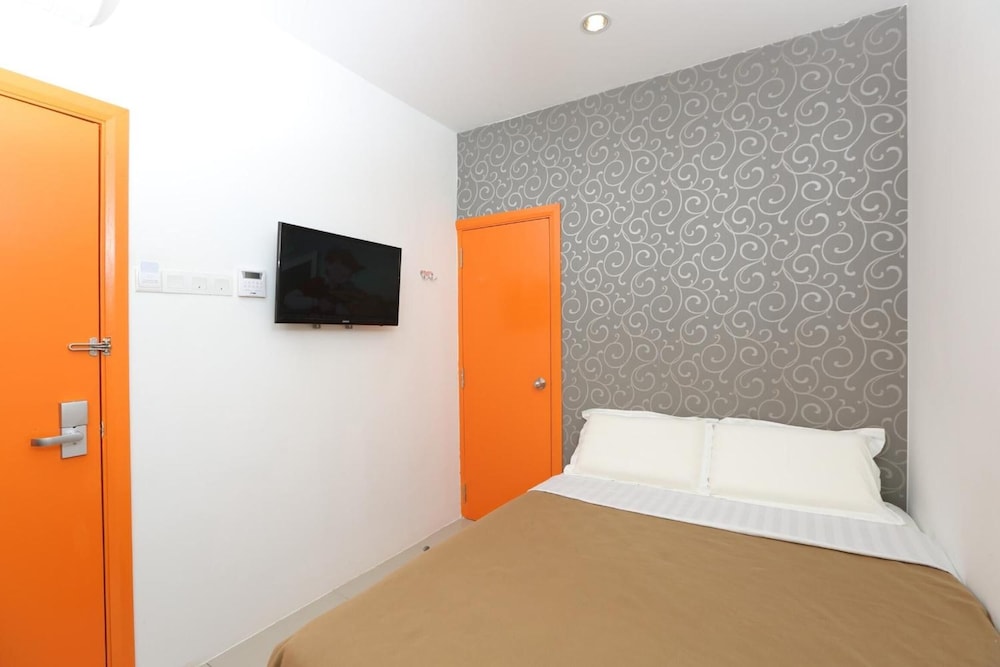 1 Hotel Taman Connaught 33/58