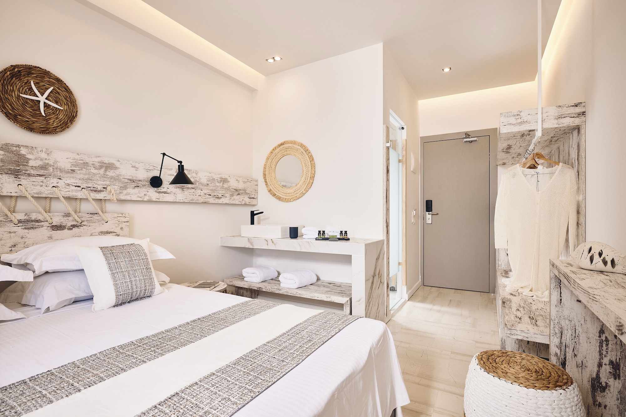 ROOM, DOUBLE BED, SIDE SEA VIEW
