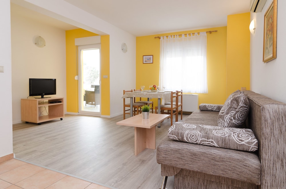 Villa Irena 19/50