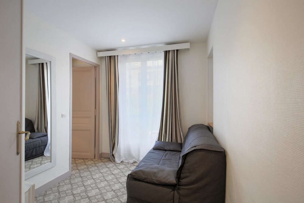 Grand Hotel Des Gobelins 39/55