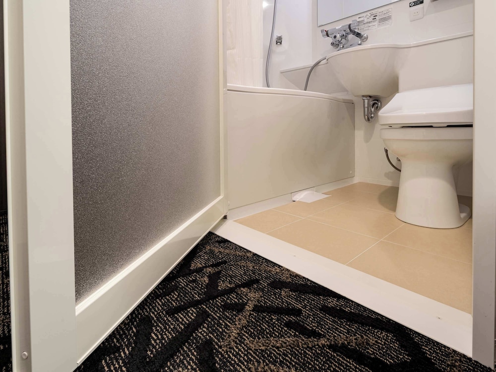 EXECUTIVE, TWIN BEDS