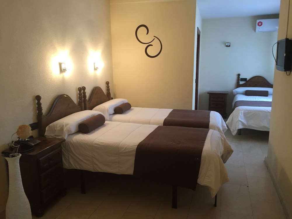 Hotel Emperatriz Ii 11/22