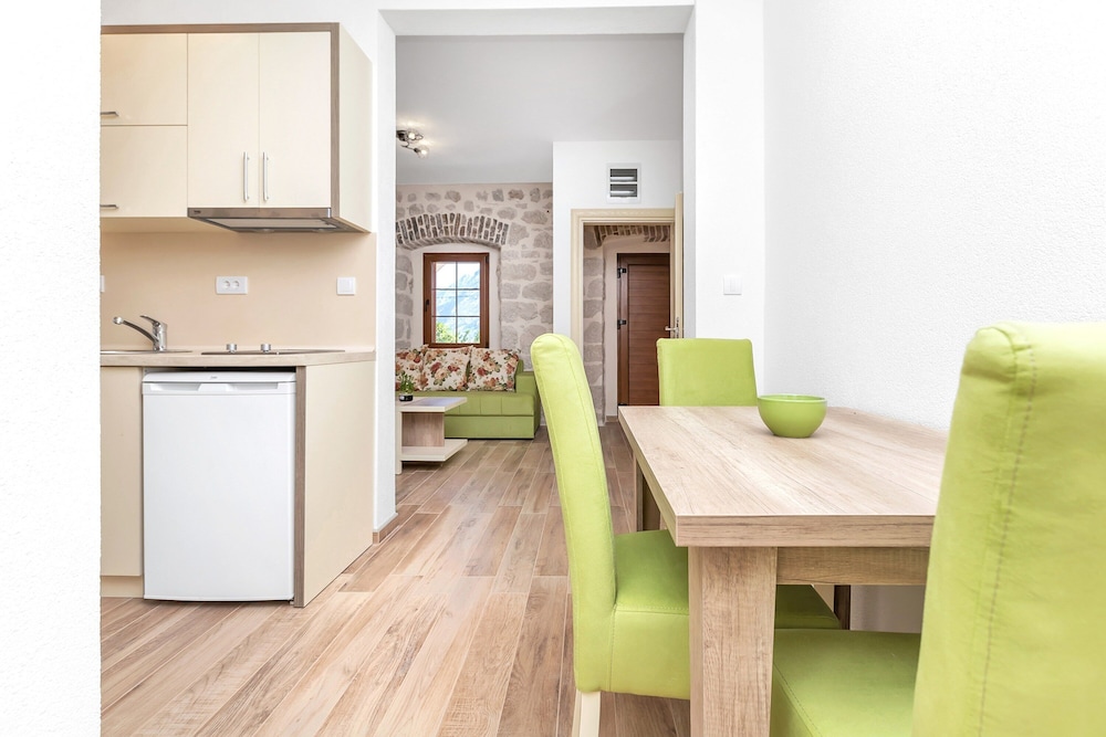 Apartments Mezini 11 29/50