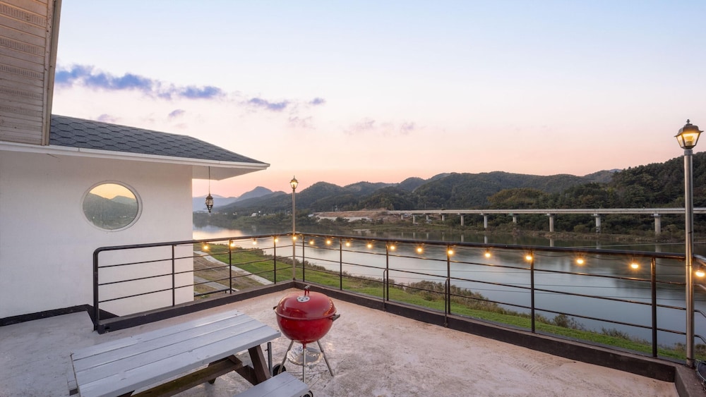 Chuncheon Beautiful House Pension 35/50