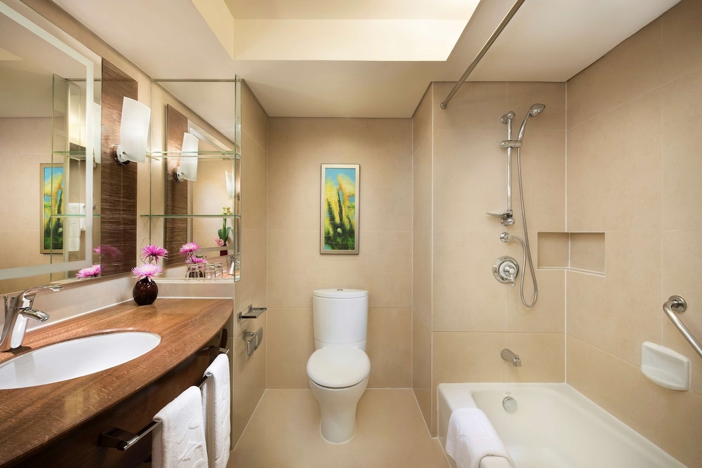 Shangri-La Shenzhen 48/50