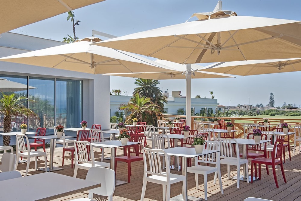 Modica Beach Resort 60/75