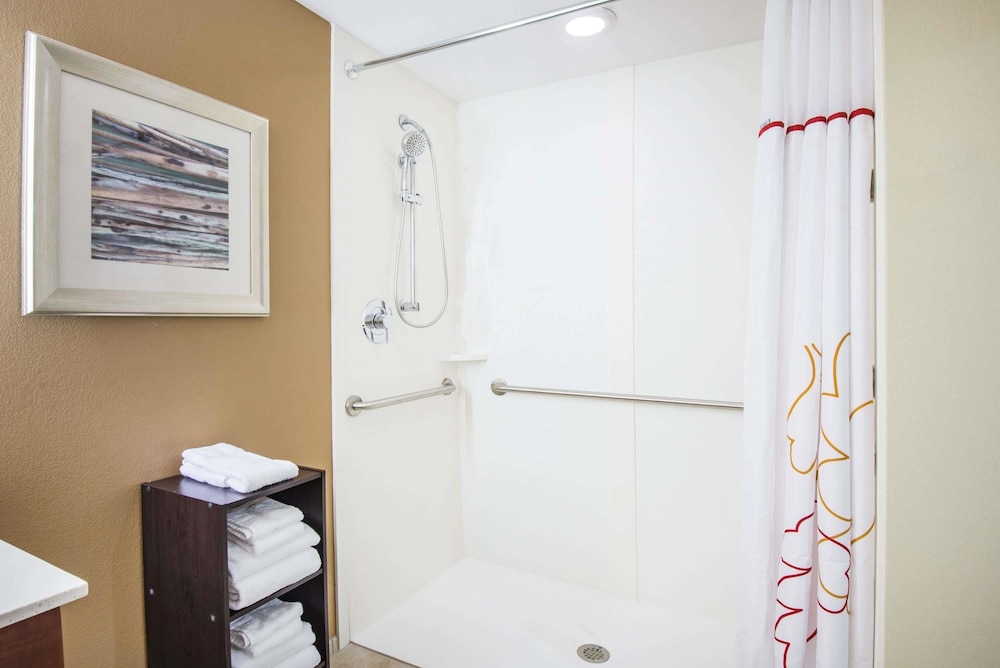 HAWTHORN SUITES BY WYNDHAM ST CLAIRSVILLE 26/26