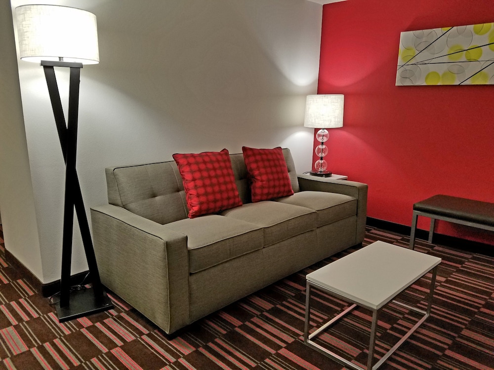 Holiday Inn Irving - Las Colinas, an IHG Hotel 34/64