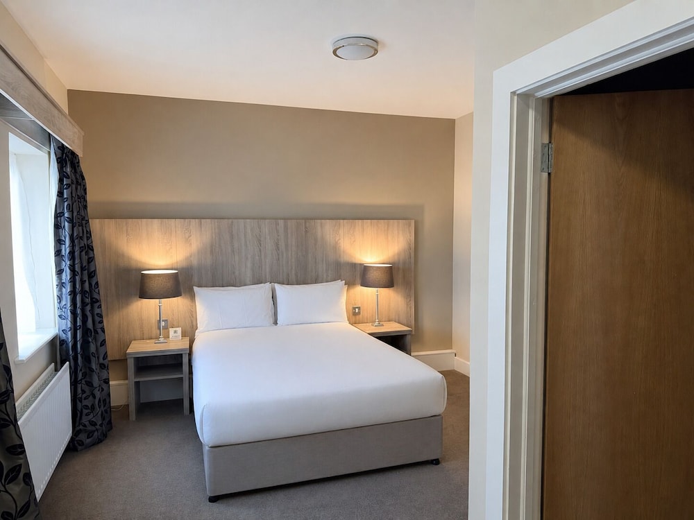 Wilton Hotel Bray 31/69