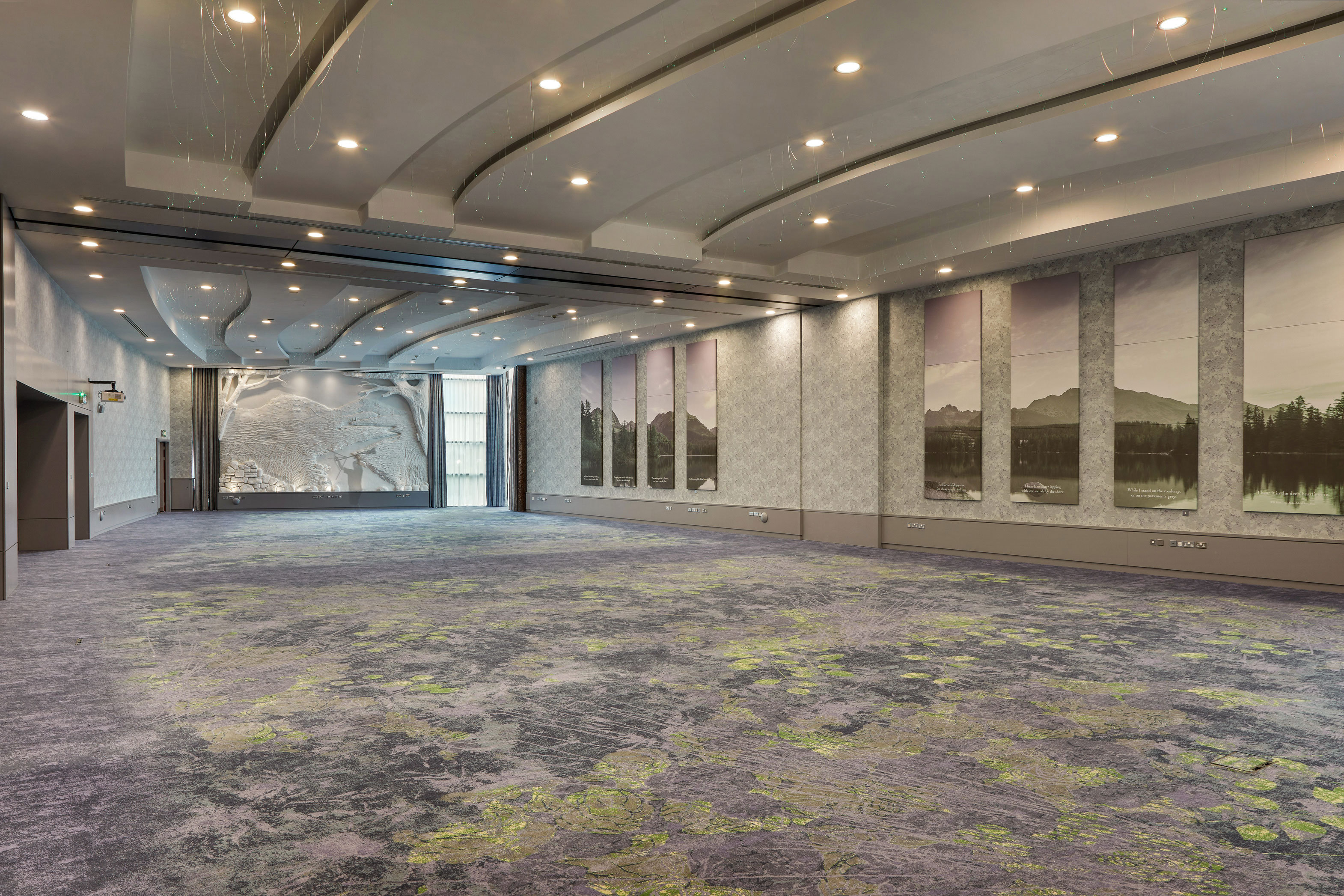 CROWNE PLAZA BLANCHARDSTOWN 39/76
