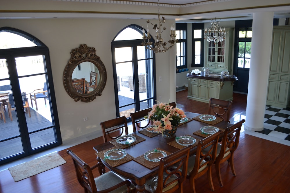 Mikamas Villa 29/45