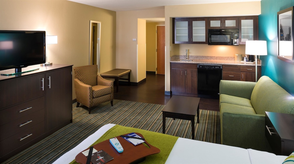 Best Western Plus Knoxville Cedar Bluff 8/42