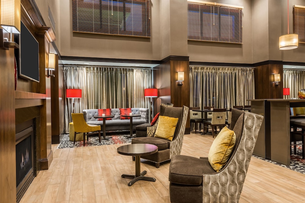 Hampton Inn Suites Columbus Polaris 27/35
