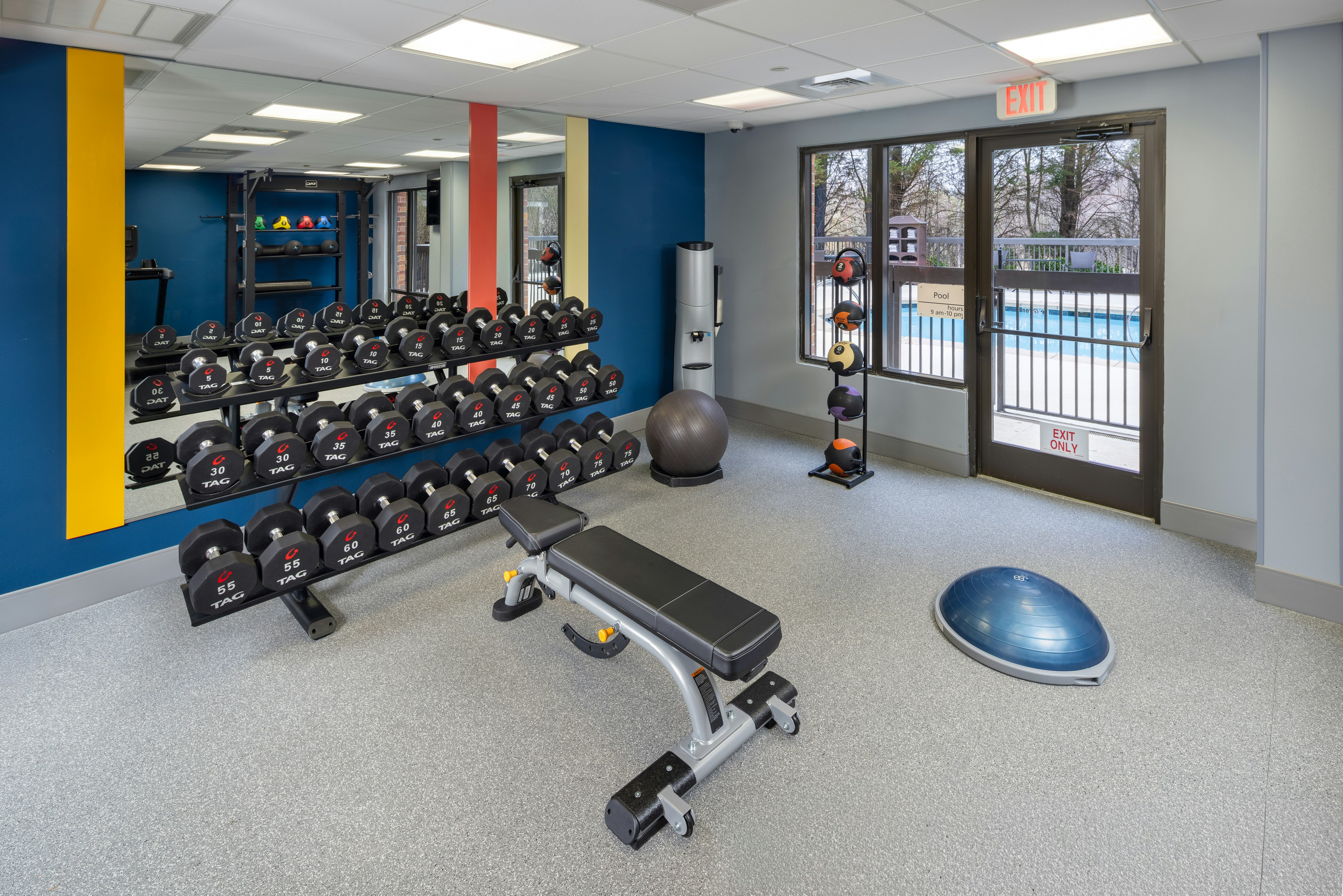 Hampton Inn Suites Asheville I 26 33/54