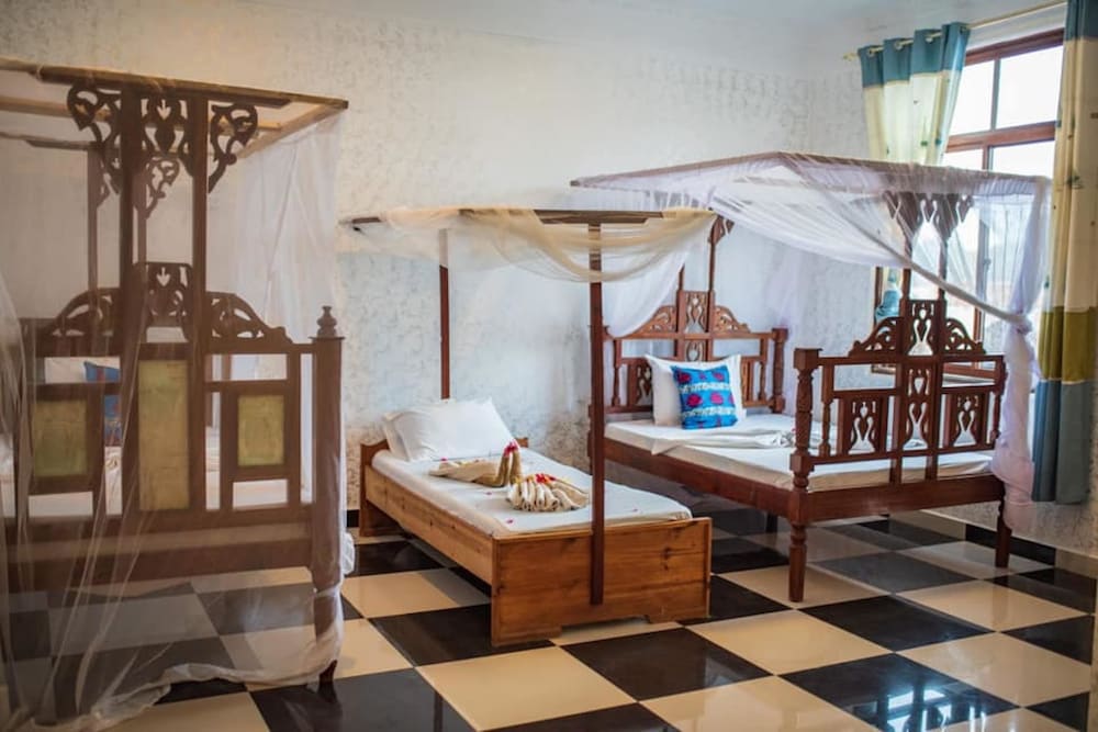 Mocco Beach Villa 62/78
