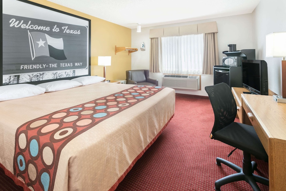 Super 8 By Wyndham Grapevine Dfw Airport Northwest 16/36