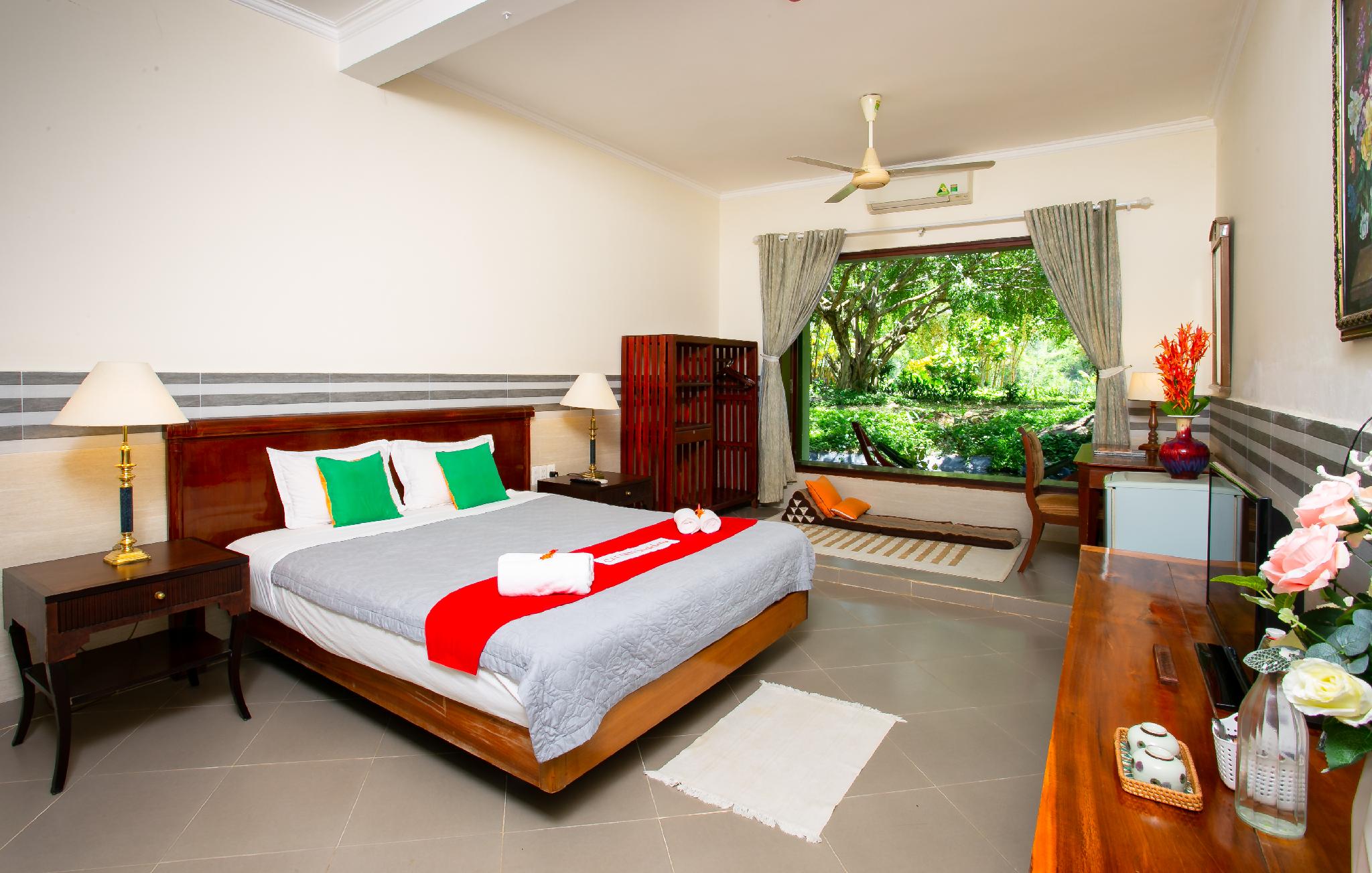 Super, Deluxe, Garden View