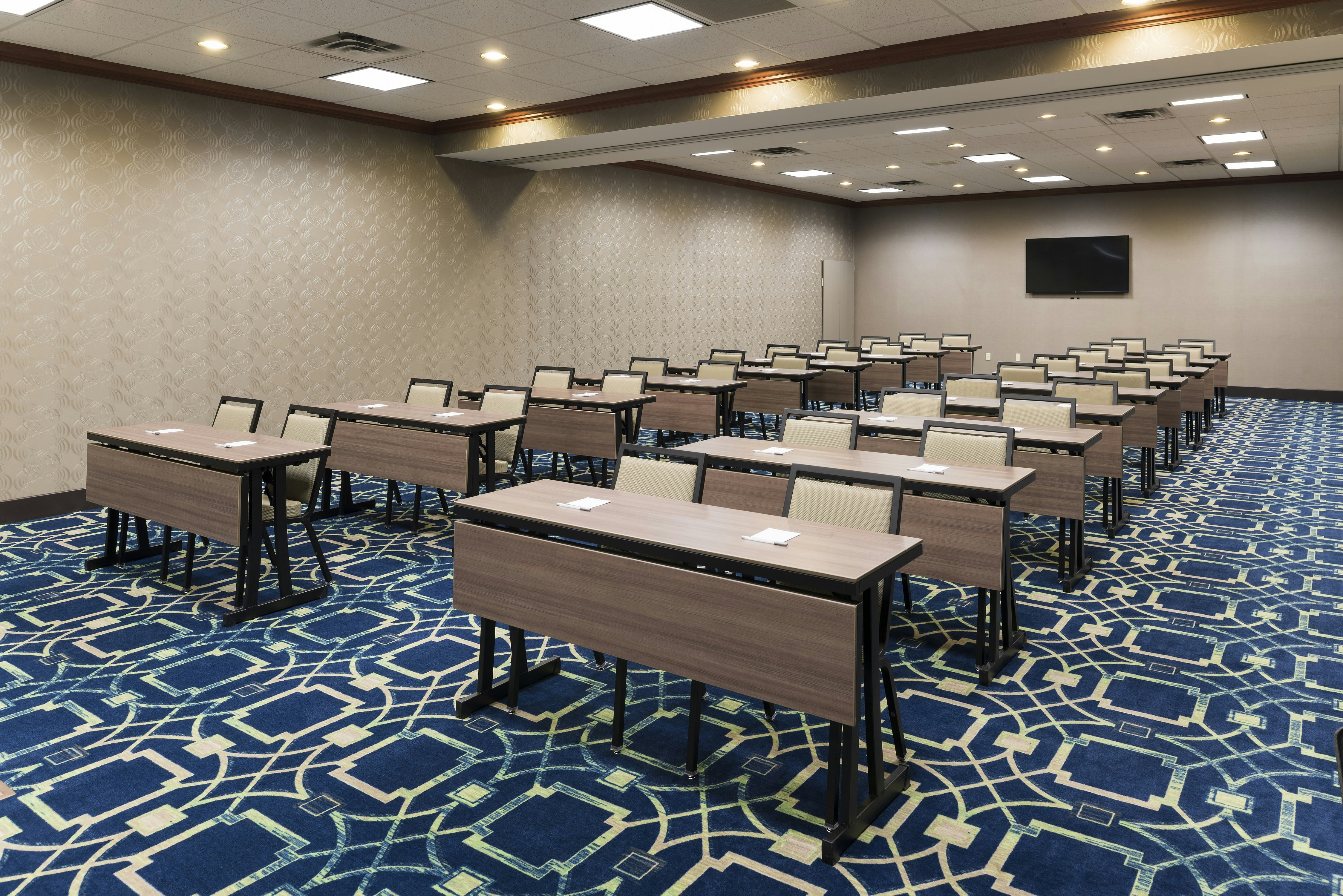 Hampton Inn & Suites East Lansing Okemos 65/80