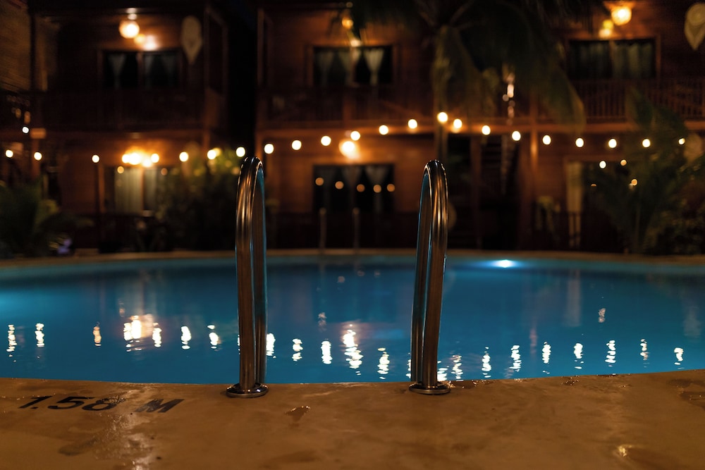 COCONUT BY OOL HOTELS 36/43