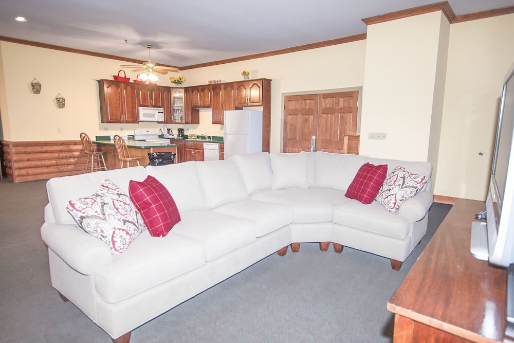 Lake Chatuge Lodge 9/42