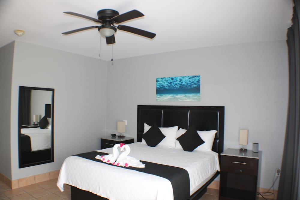 Grace Bay Suites 13/50