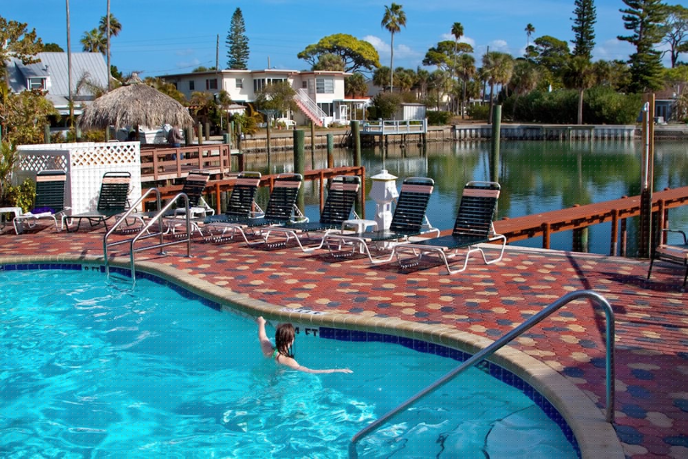 Bayview Plaza Waterfront Resort 5/70