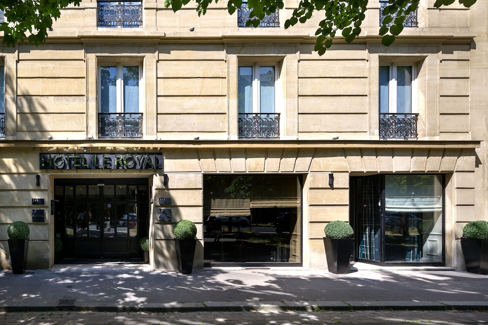 Le Royal Hotel 2/47