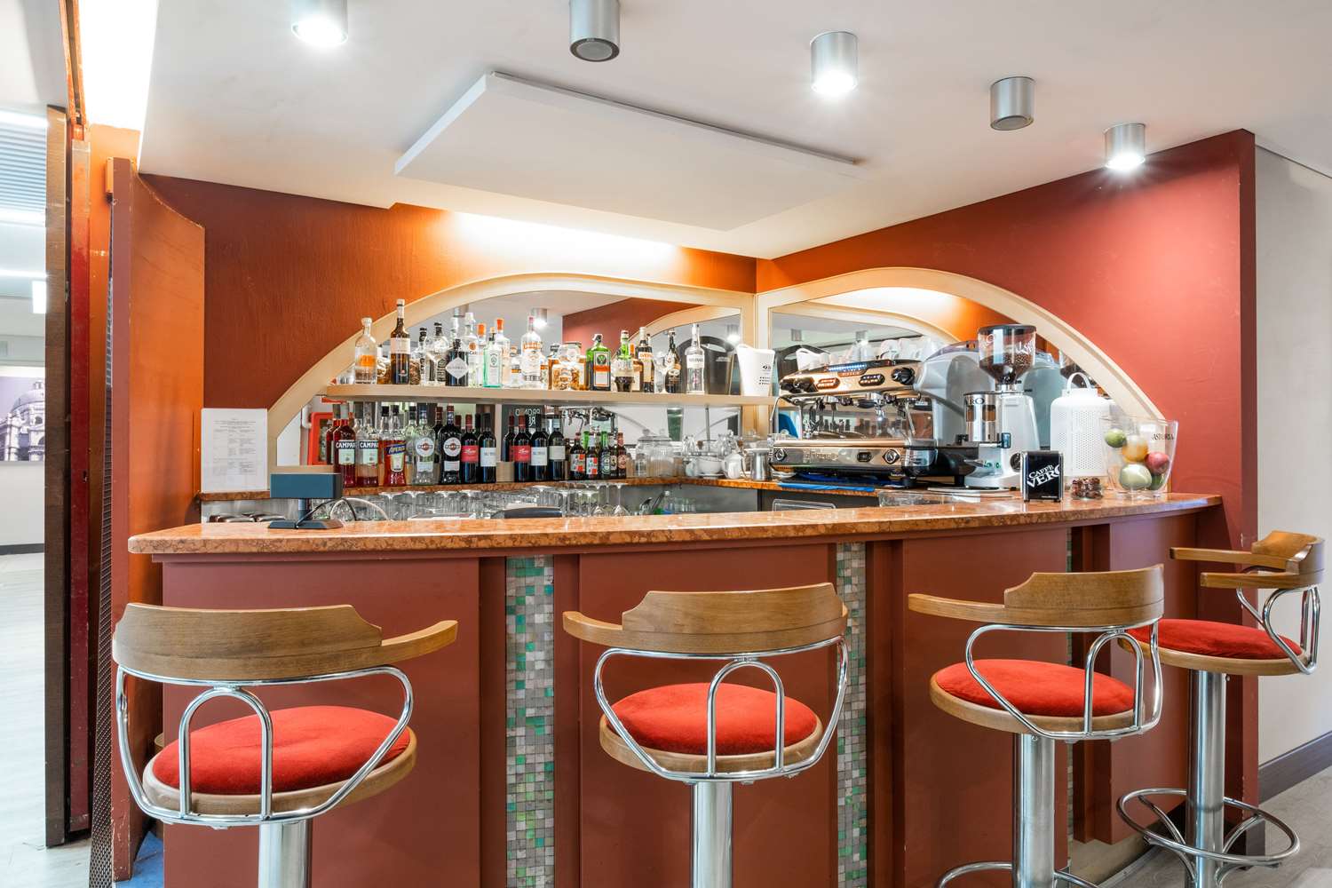 restaurant cafeteria