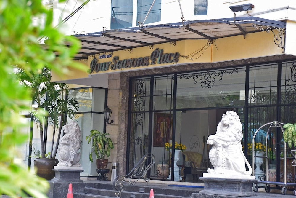 Four Seasons Place Pattaya in PATTAYA
