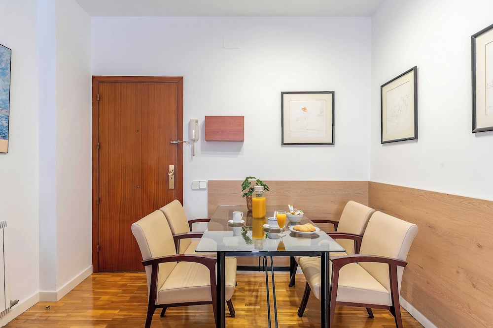 Aparthotel Bertran 86/109