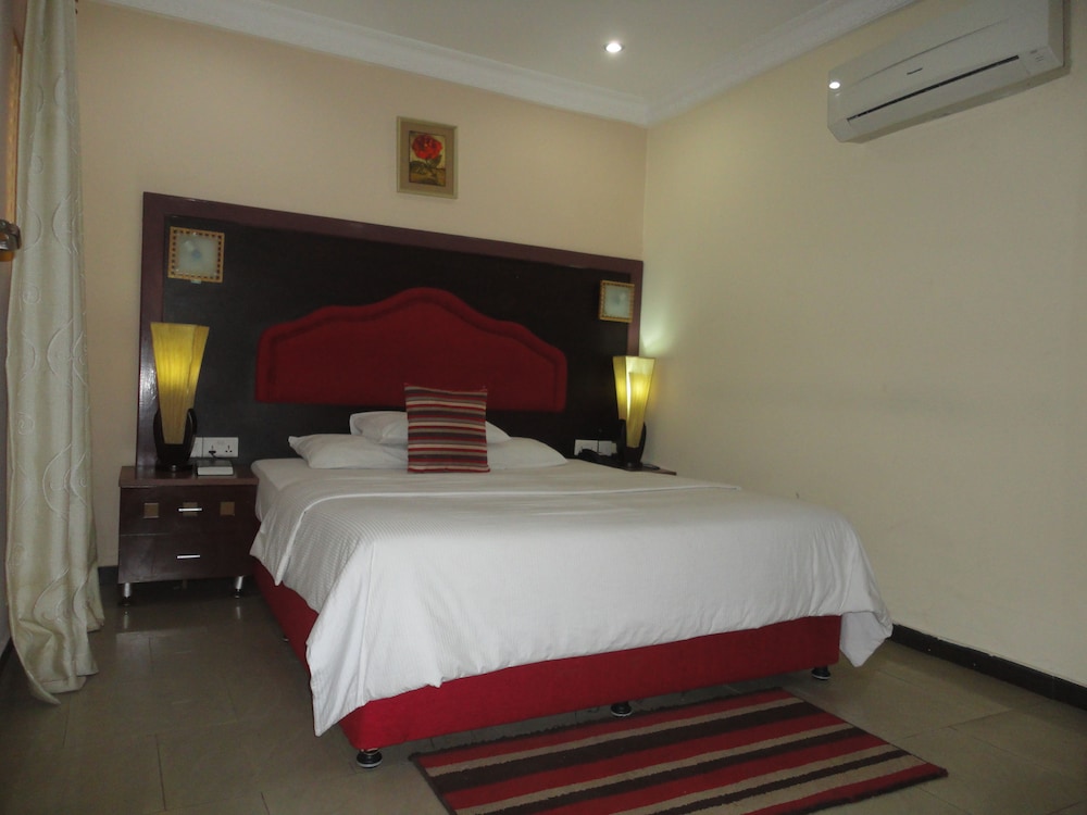 EXECUTIVE, SUITE