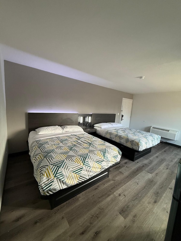 Motel6 Enfield, CT - Hartford 38/57