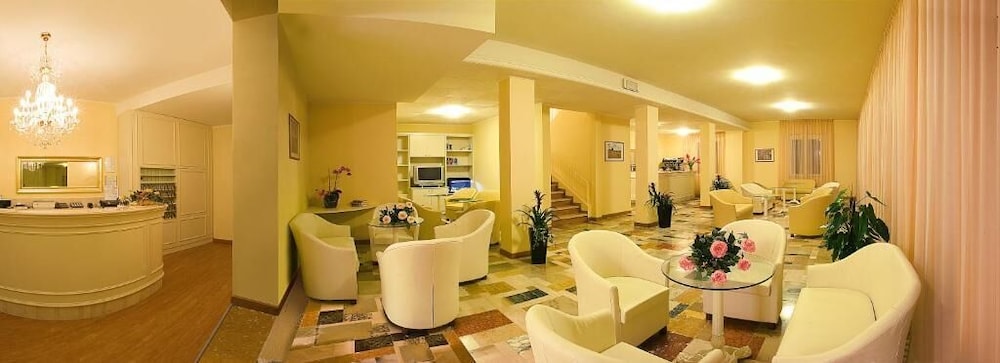 HOTEL PLAZA 34/53