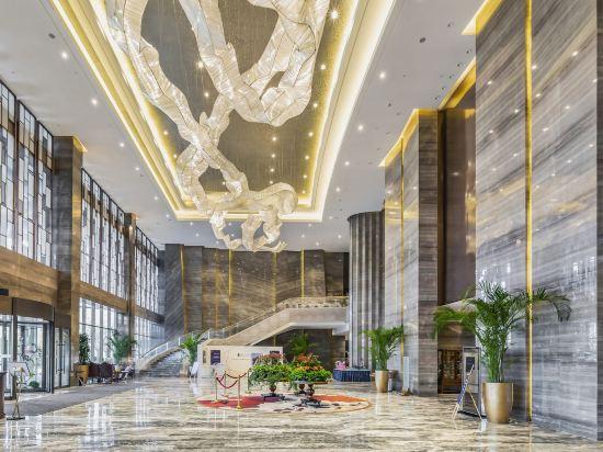 Xinhua Jian'guo Hotel 10/26